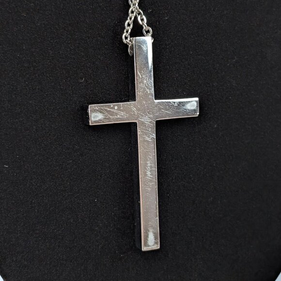 Thick Metal Cross Pendant Necklace - Picture 4 of 6